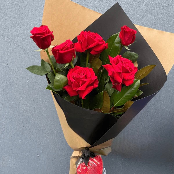 1/2 Dozen Roses